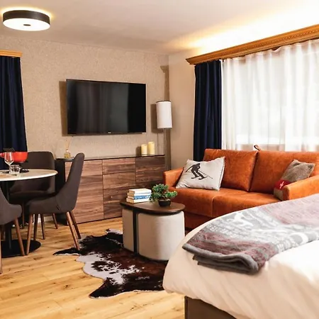 Wunderstay Alpine 16 Chic Location Apartment Klosters
