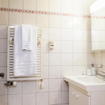 Wunderstay Alpine 16 Chic Location *